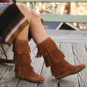 Minnentonka 3-Layer Fringe Boot